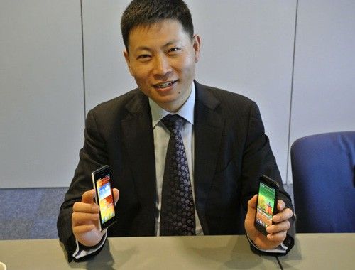 華為高級(jí)副總裁、華為終端公司董事長(zhǎng)余承東 華為高級(jí)副總裁、華為終端公司董事長(zhǎng)余承東