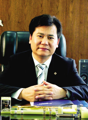 張近東(新浪科技配圖)